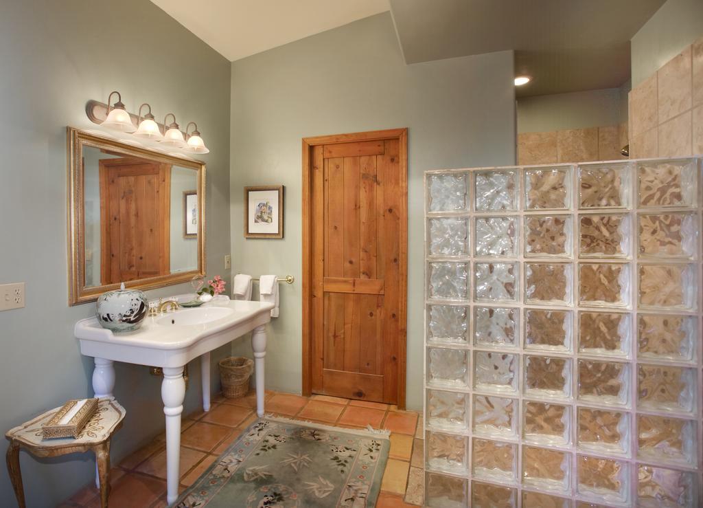 Cactus Cove Bed And Breakfast Inn Tucson Room photo
